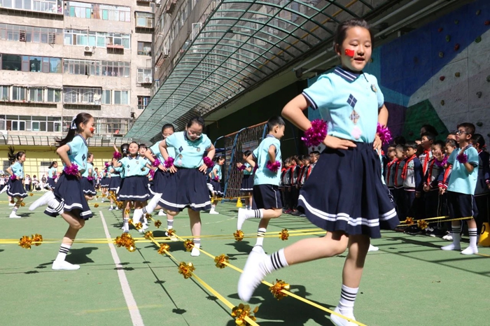 意外总是伴