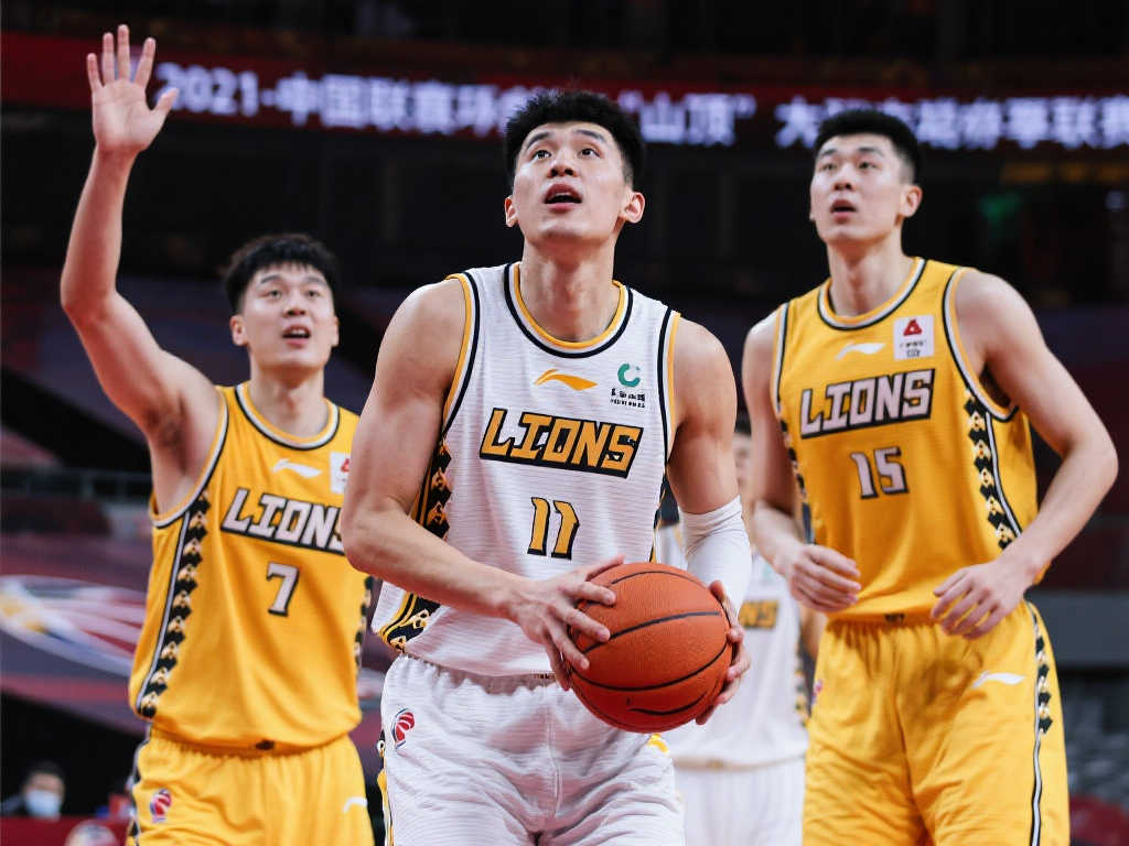 何球队来说 何球队来说